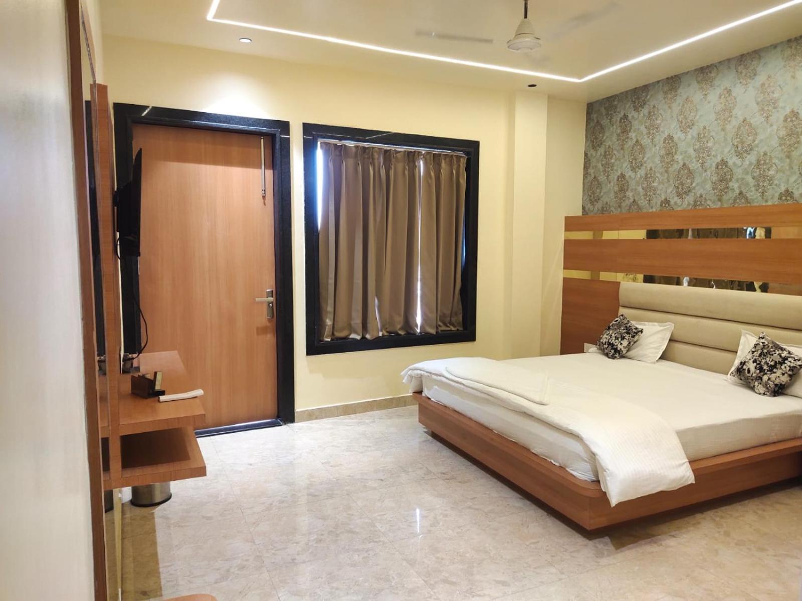 Shri Laxmi Inn Orai Kültér fotó